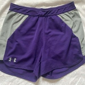 Women's Under Armour Loose Shorts w/ pockets